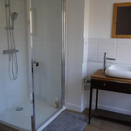 Un Dimanche Chez Julie Celestine 3*