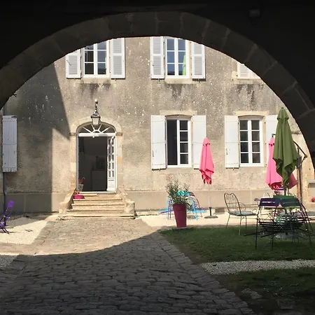 Un Dimanche Chez Julie Celestine 3* Parthenay