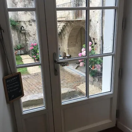 Bed & Breakfast Un Dimanche Chez Julie Celestine Parthenay